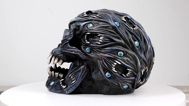 Amazon.com: Ebros Large Demonic Alien Evil Eyes and Fangs Morphing